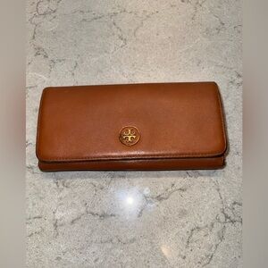 Tory Burch Robinson Wallet Leather